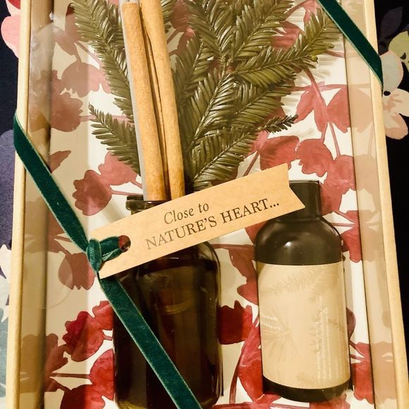 Botanical Bouquet Diffuser - Picture 5 of 8